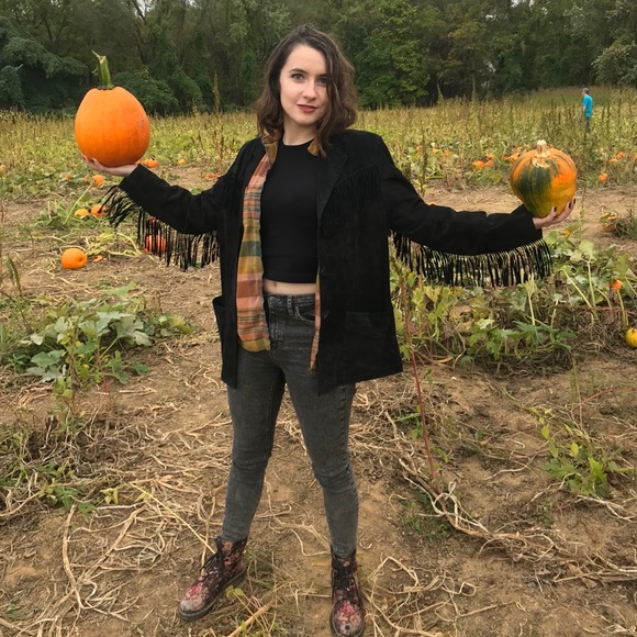 Meet your Posher, Caroline - Picture 2 of 2